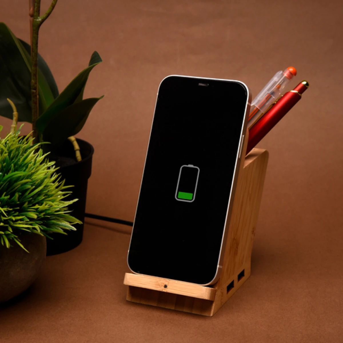 Maple 15W Wireless charger & USB Hub with Pen Stand